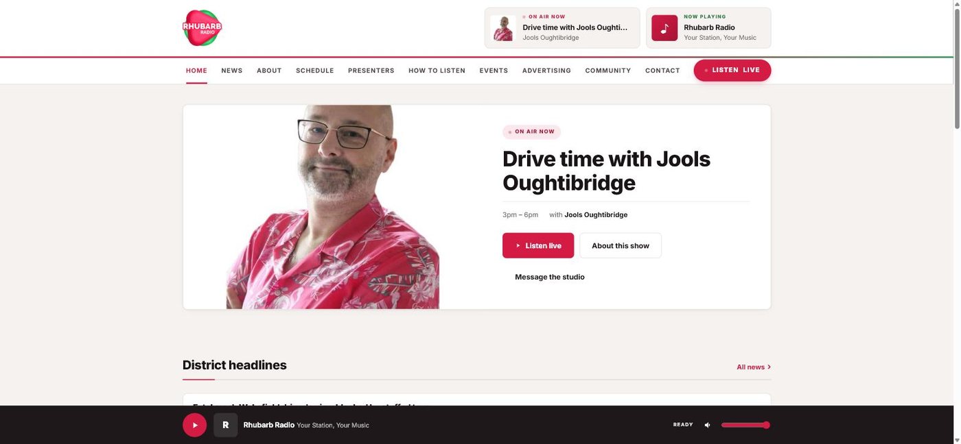 A radio station homepage built with RadioSite24, showing the presenter and programme that is on air right now